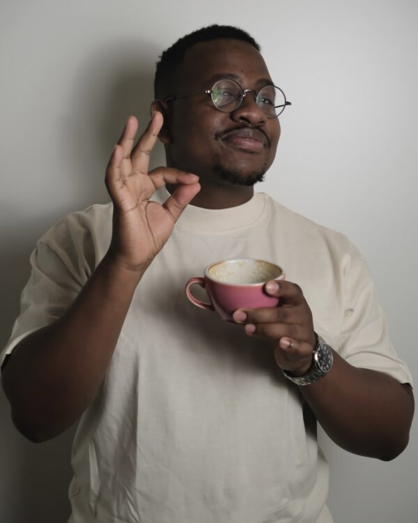 Thabiso Dakamela x Cross River Coffee T-Shirt "Serendipity" – Bild 6